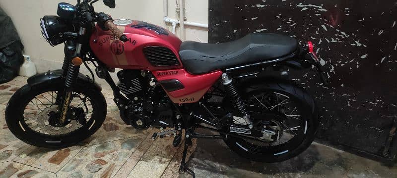 super star Falcon 150cc cafe racer 16