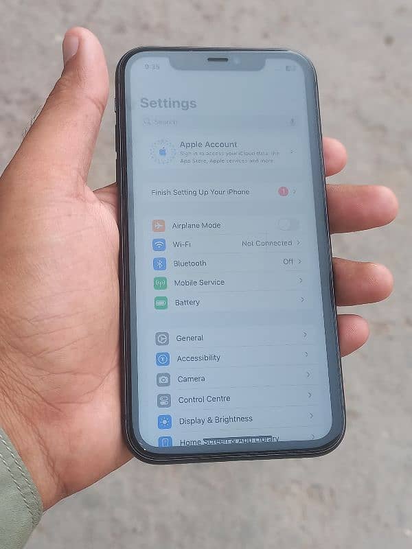 iPhone 11 64gb j. v non pta 84b. health 4