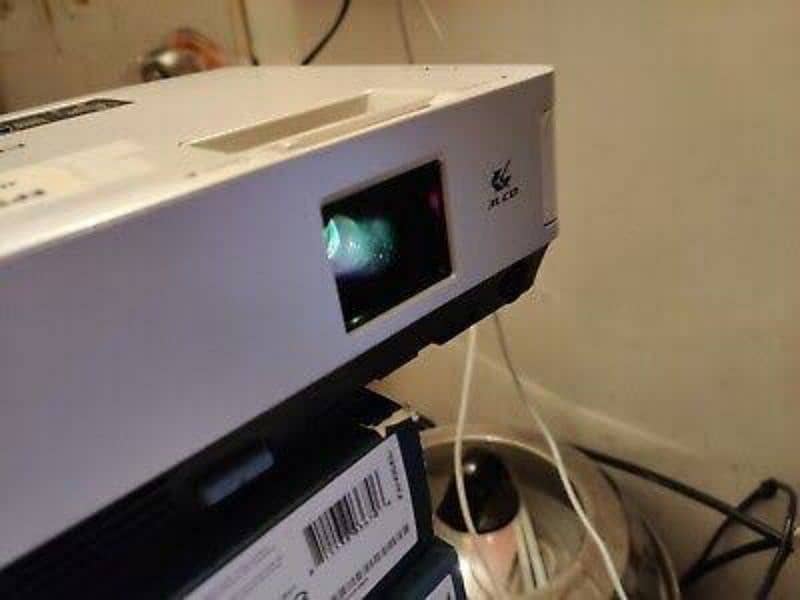 EPSON japani projector 3