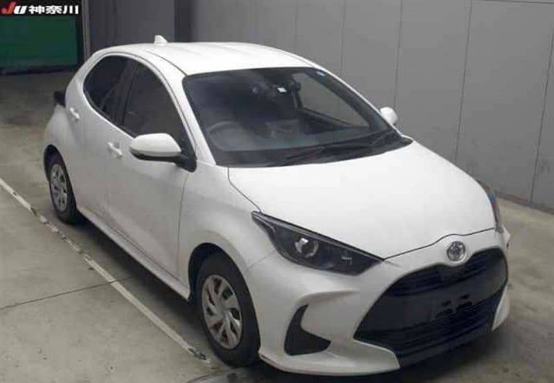 Toyota Yaris 4 Grade 2021 import 2024 3