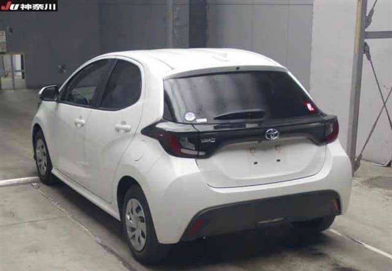 Toyota Yaris 4 Grade 2021 import 2024 7