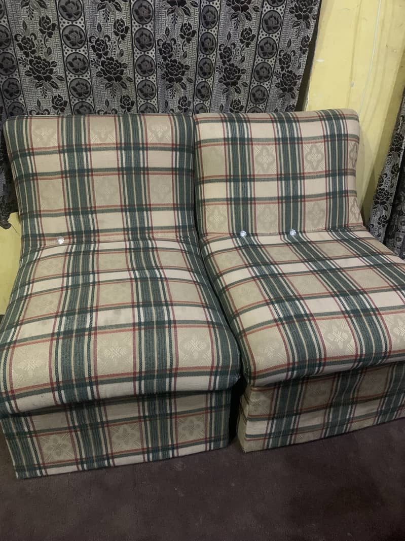 Used Sofa For sale Urgently 2