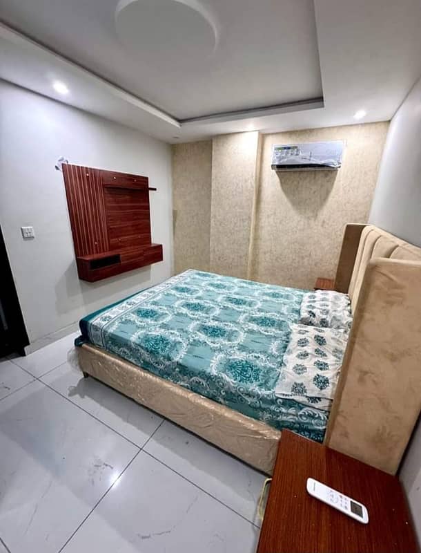 1 Bedroom VIP Full furnish flat per day available in Bahria town Lahore 7