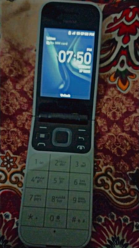 Nokia 2720flip 1