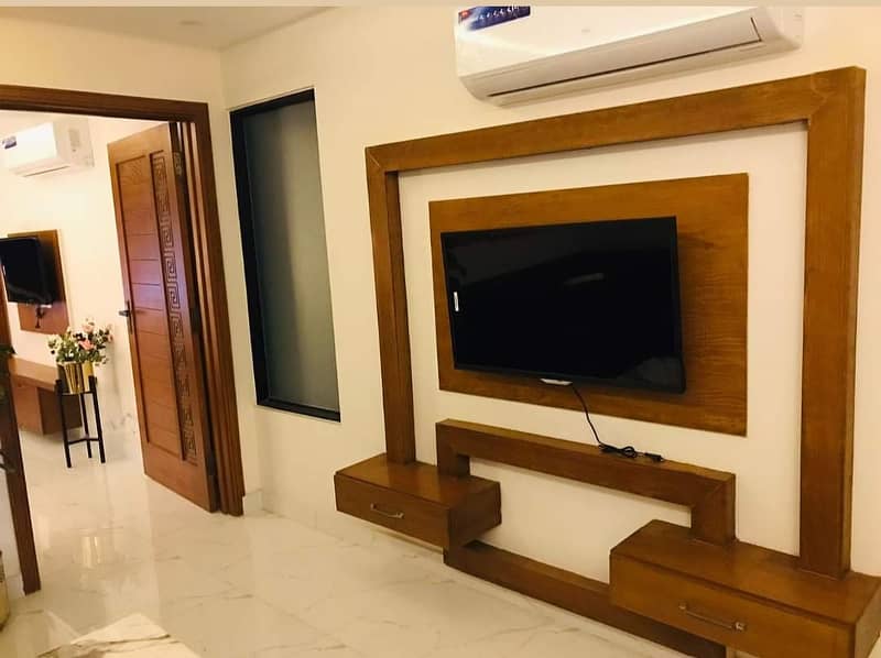 1 Bedroom VIP Full furnish flat per day available in Bahria town Lahore 6