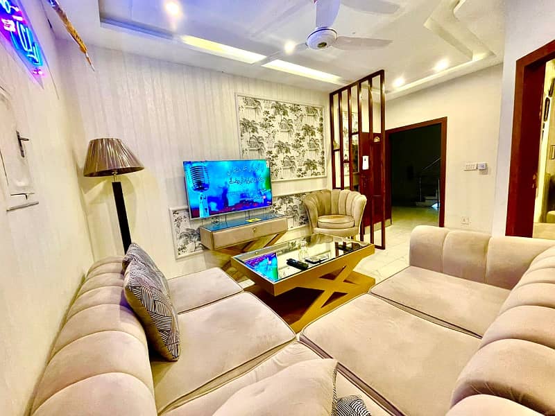 1 Bedroom VIP Full furnish flat per day available in Bahria town Lahore 14