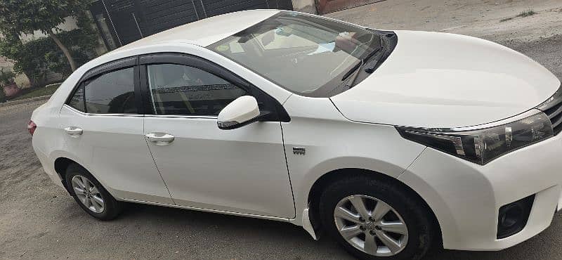 Toyota Corolla Altis 2015 3