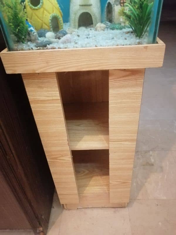 Aquarium for sale with fishes 6