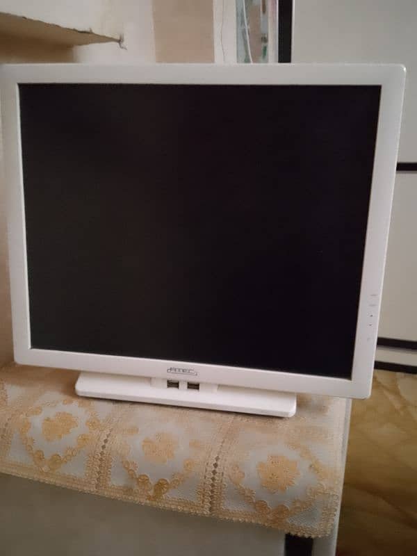 17" lcd good condition! 1