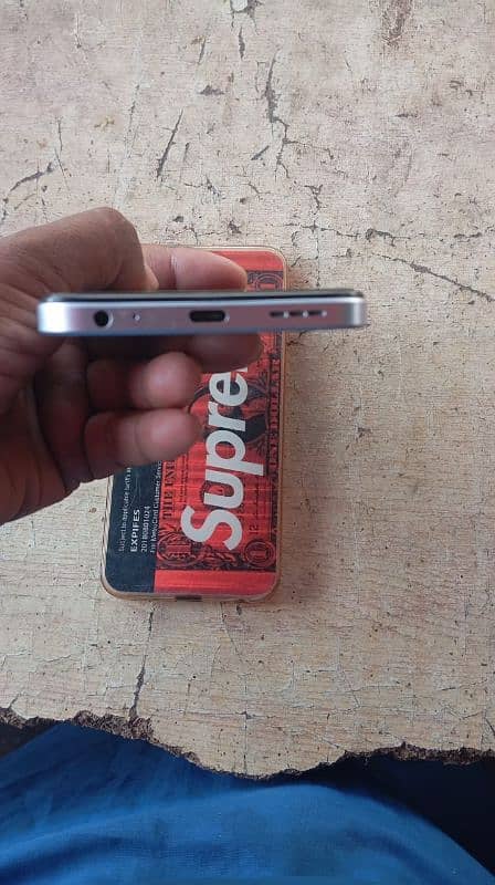 Infinix hot 30 play 8 mouth used 5