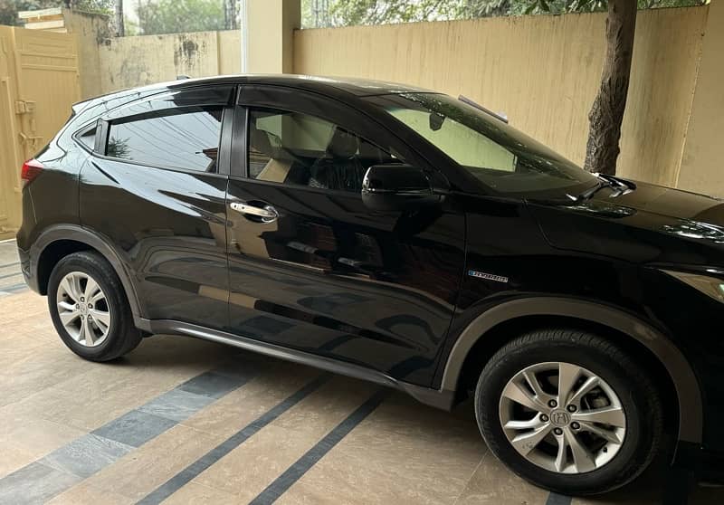 Honda Vezel 2019 hybrid X 4