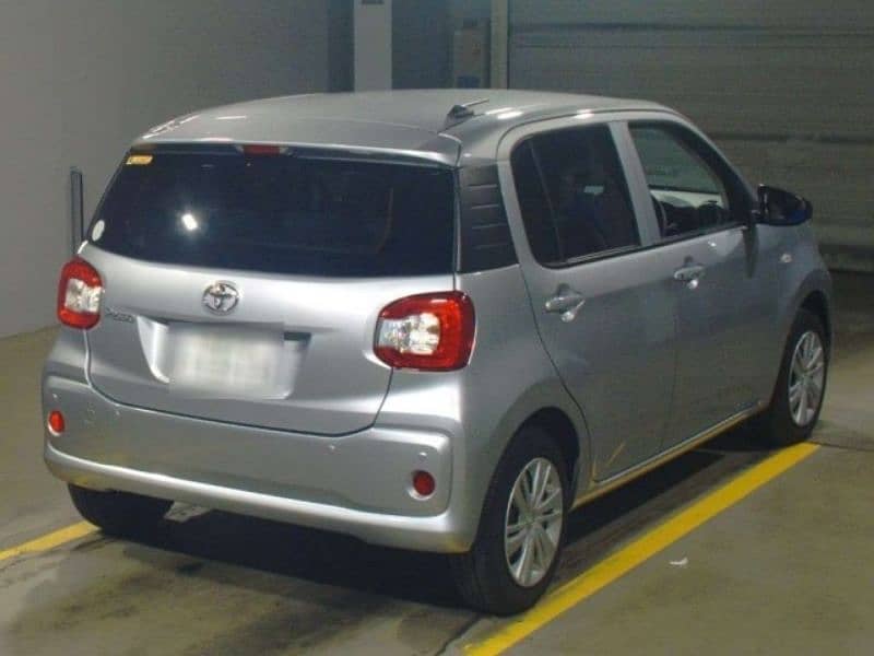 Toyota passo Xs pakage 1