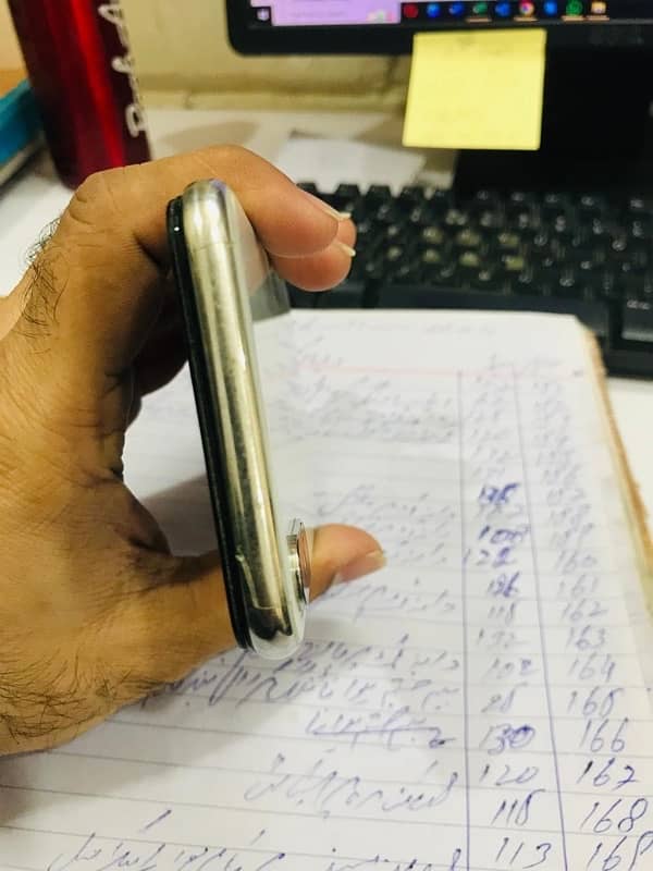 iPhone X 64GB ph:03312514970 5