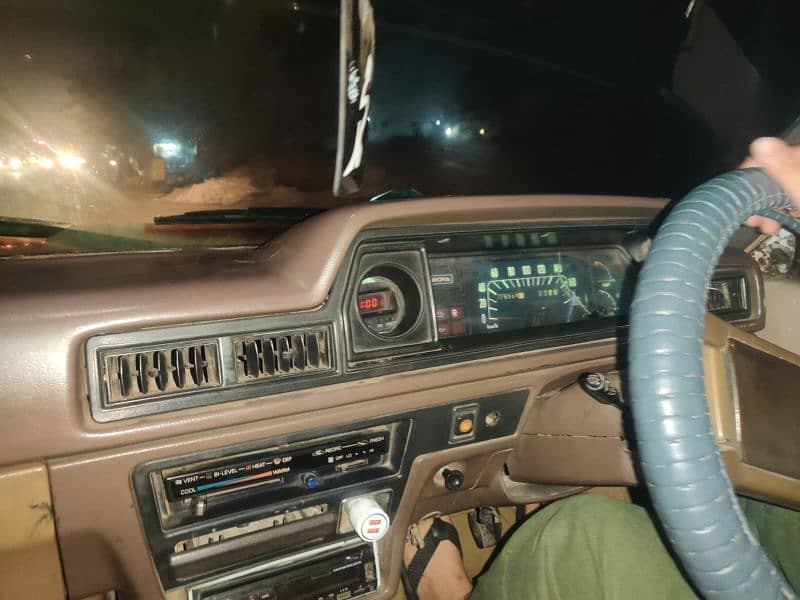 Toyota Corona 1981 4