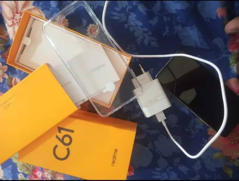 Realme C61 4/128 3