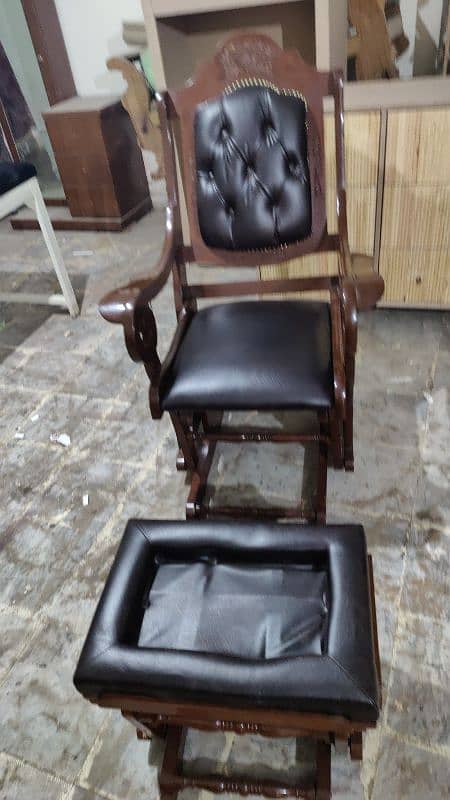 solid wooden rocking chair with foot rest available 10/9 condition 3