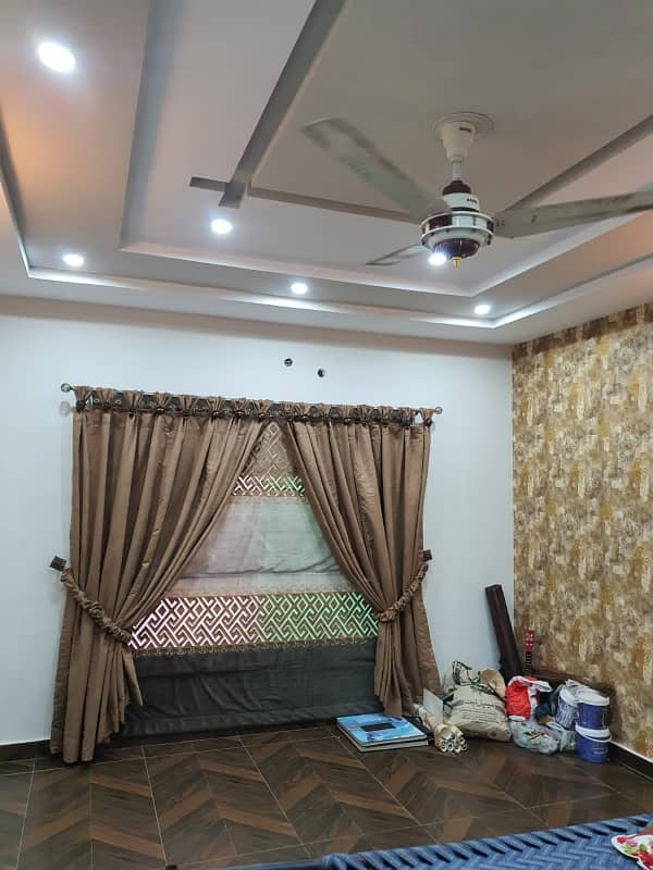 500 Square Feet Flat available for rent in Bahria Town - Sector E, Lahore 3