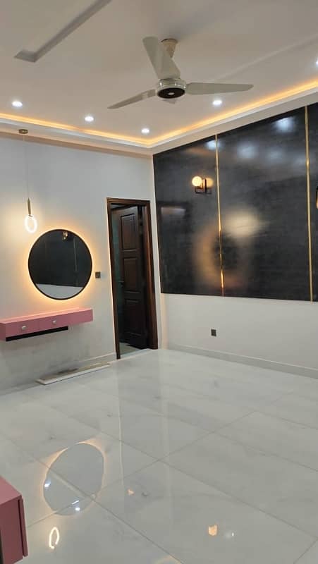 Good 500 Square Feet Flat For rent In Bahria Town - Sector E 1