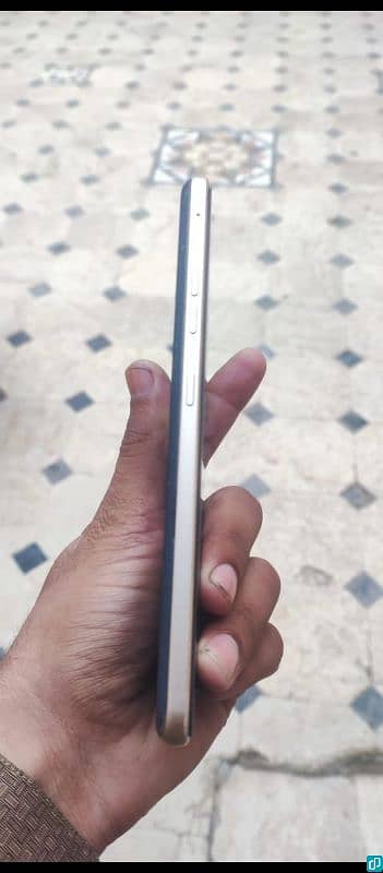 LG V60 5g. 10/10 condition(Read Description) 1