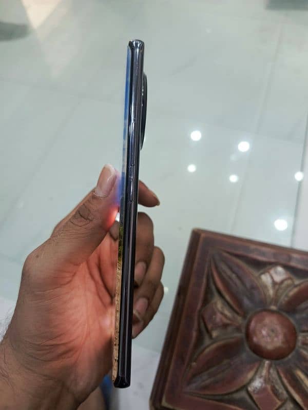 Tecno spark 20 pro plus 4