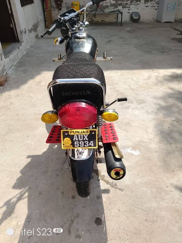 Honda 125  gold edition urgent sale 10/10 2