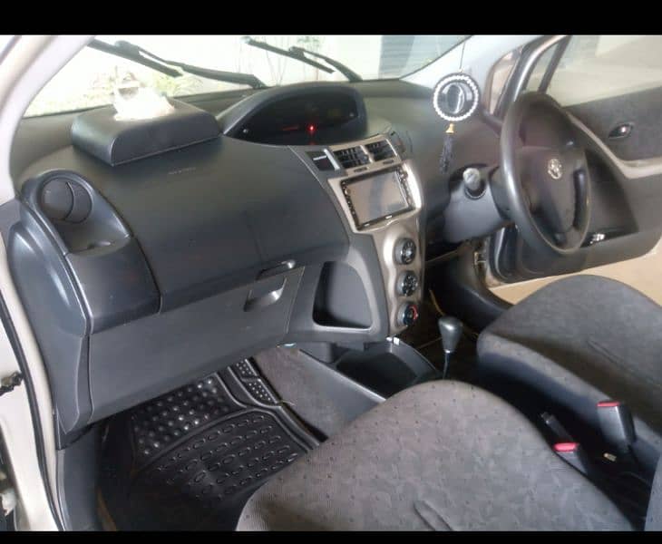 Toyota Vitz 2010 2