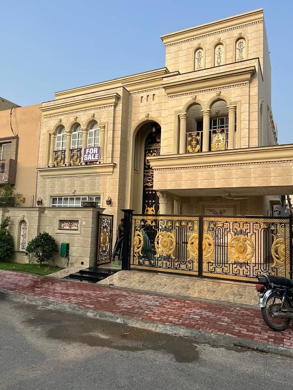 10.75 marla ultra luxurious house for sale in bahria town lahore 1