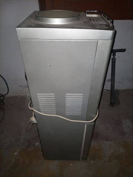 water dispenser full ok for sell 3