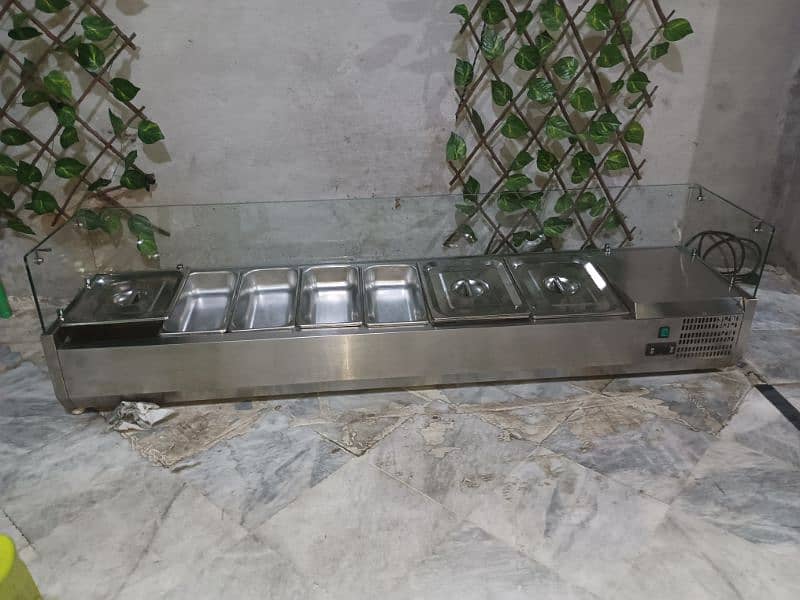 Salad bar counter with coiling unit 2