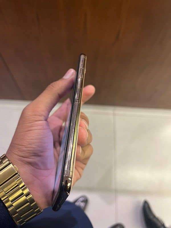 iPhone XS Max 256 Gb PTA Approved With Box 4