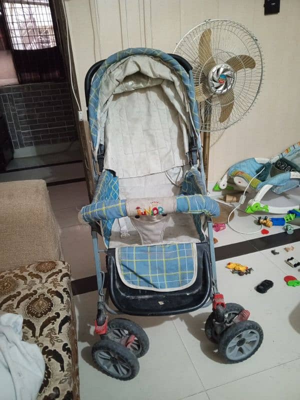 pram in nice condition 0