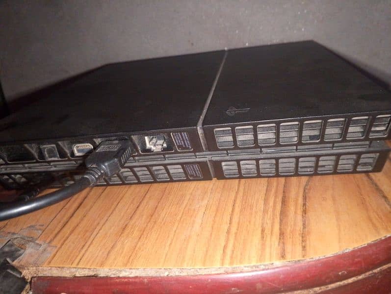 PS4 Good condition (1TB) 2