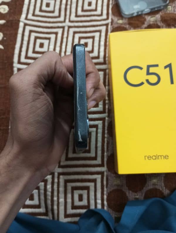 Realme C35 4