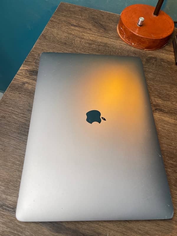 MacBook Pro 2017 core i7 16/512 15” 2