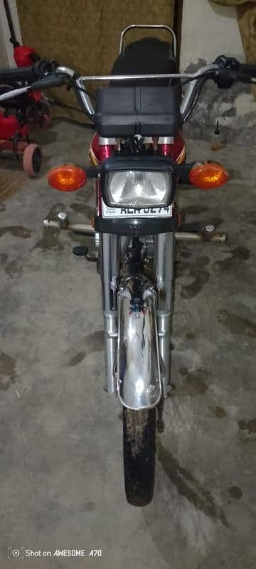 Honda 125 condition 10 by 9 ha document sare clear Hain 4