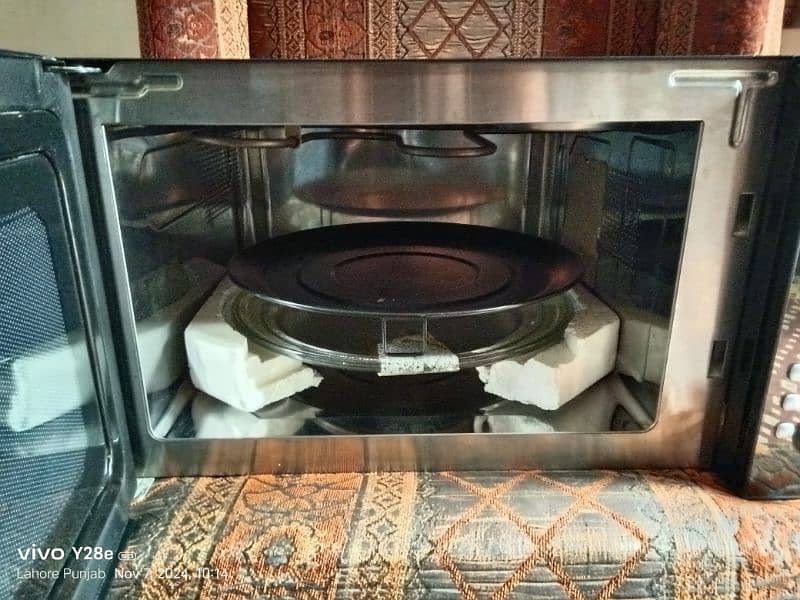 Dawlance microwave oven convention 3 in 1 8