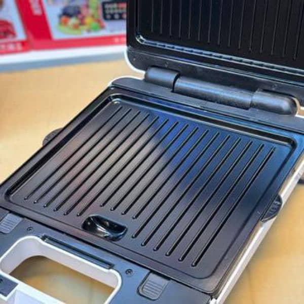 KENWOOD NEW 2 IN 1 SANDWICH AND GRILL MAKER FULL SIZE PANINI PRESS 5