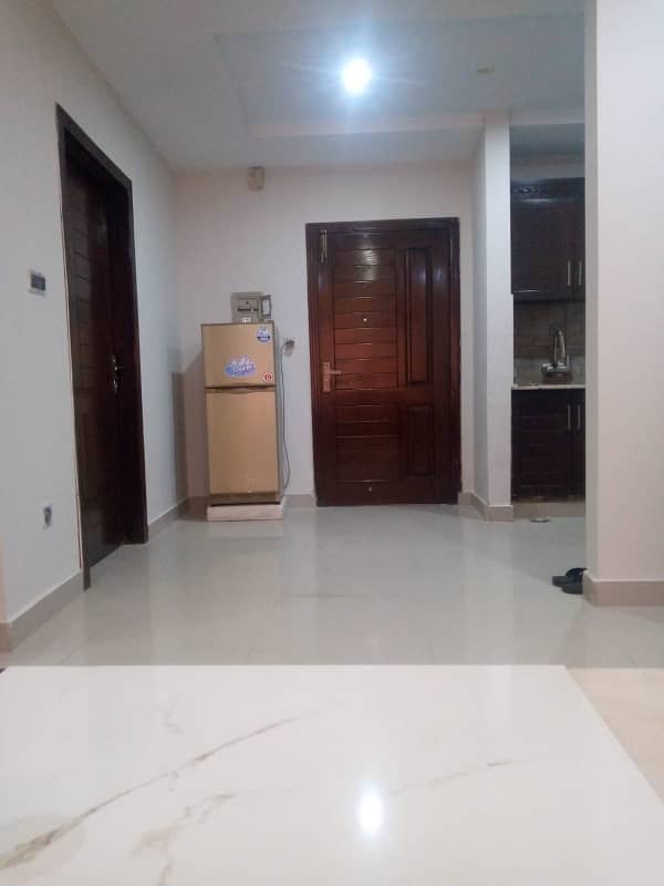 Par day short time one bed appatment for rent bahira town phase 6 any time available 4