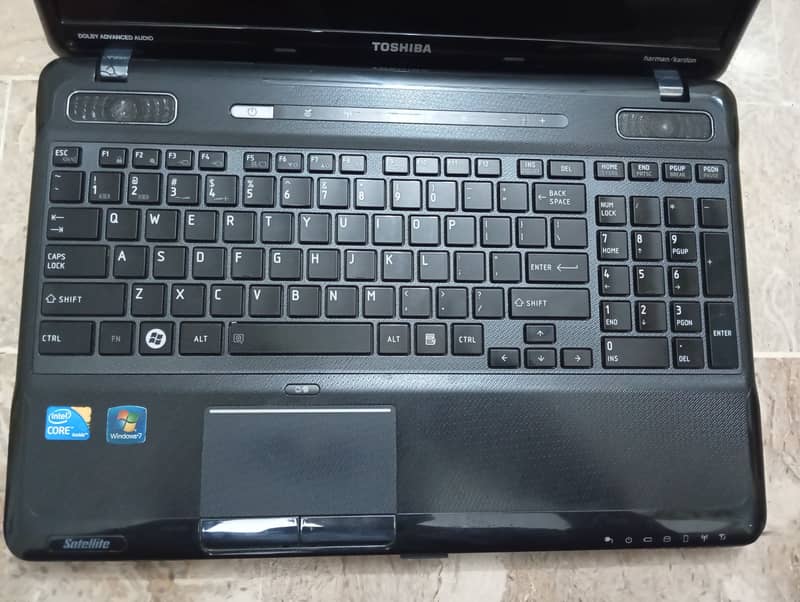 Toshiba Satellite A665,core i7,QuadCore(1st generation)1gb Nvidia GPU 4