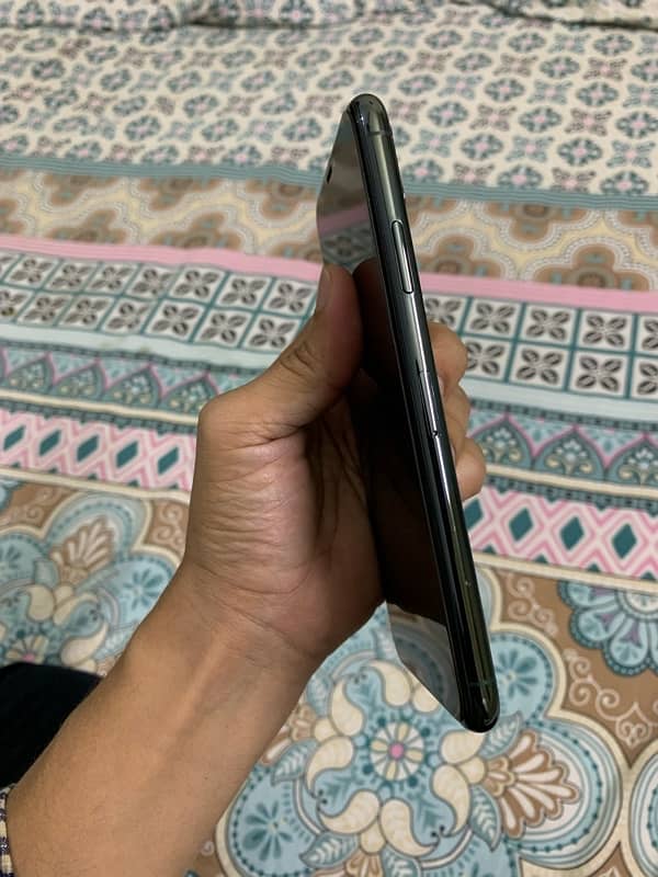 IPhone 11 Pro Max - 256 GB - Non PTA 5