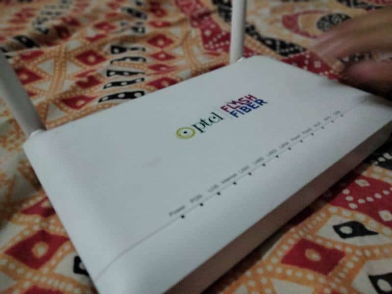 PTCL Router with Charge 4