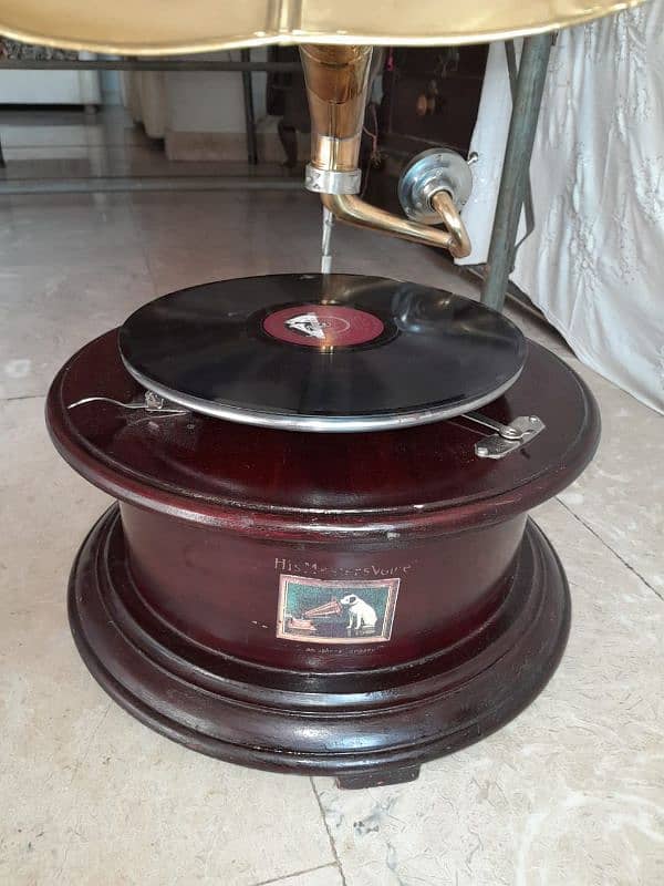 Gramophone 1