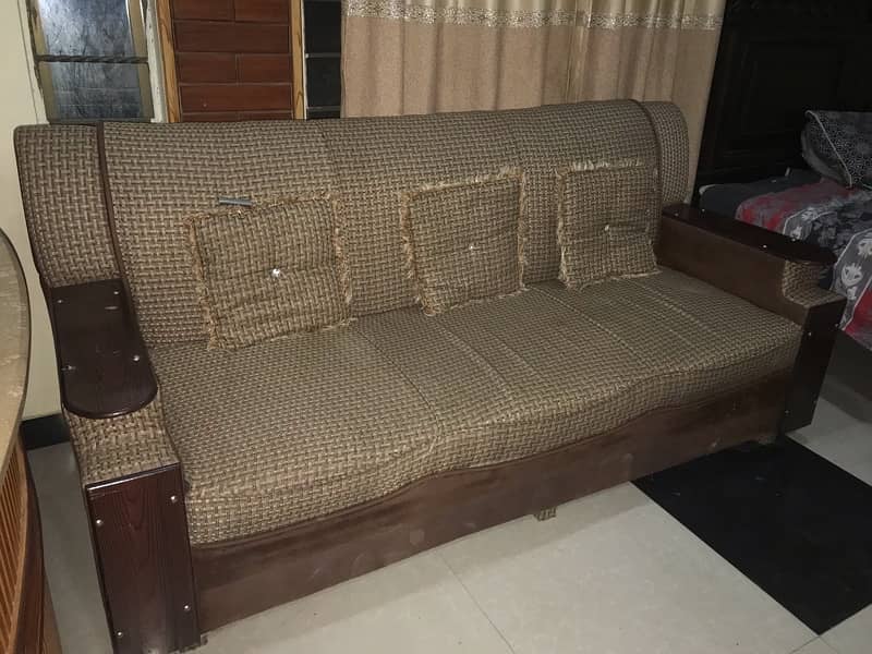 5 seetar Sofa 1