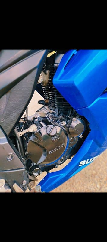 Suzuki gixxer 150efi oil cool engine 3