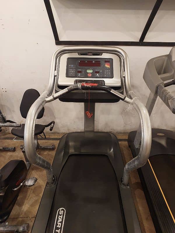 Spin bike / Upright cycle / Treadmills / Elleptical / Homegym 13