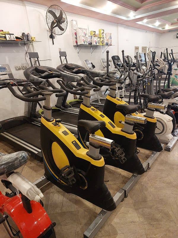 Spin bike / Upright cycle / Treadmills / Elleptical / Homegym 17