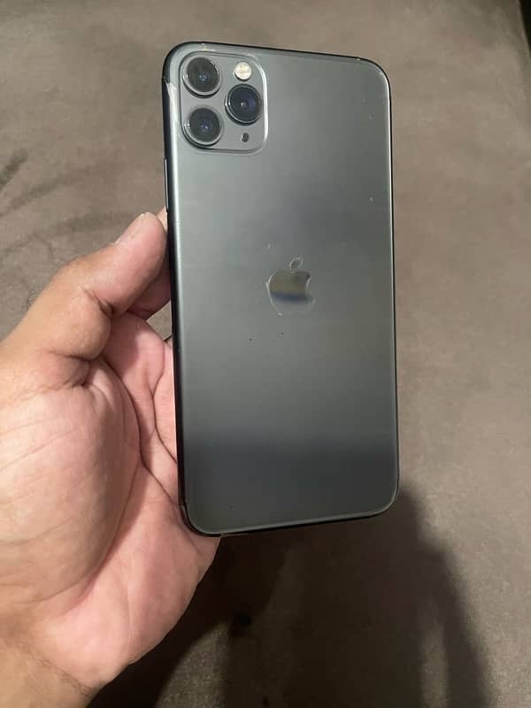 Iphone 11 pro max 256 GB PTA approved 5