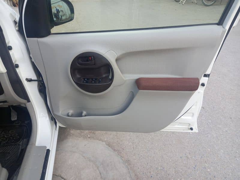 Toyota Passo 2013 4