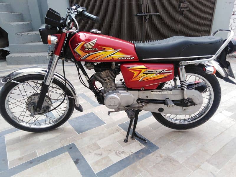 Honda 125 excellent condition 2