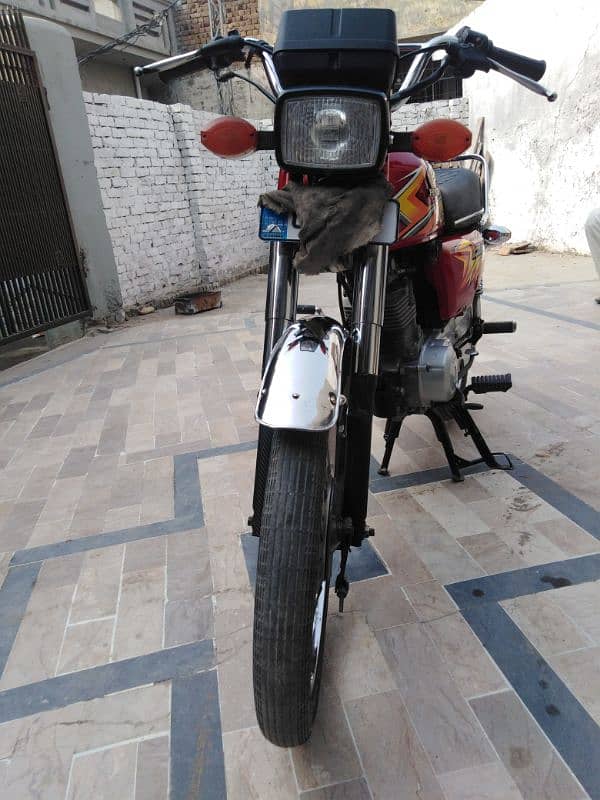 Honda 125 excellent condition 3